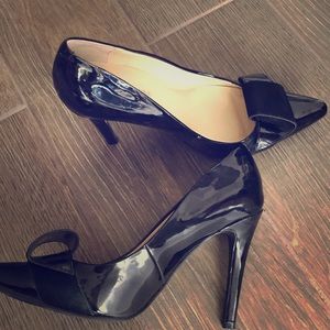 Ladies black high heeled pumps - patent